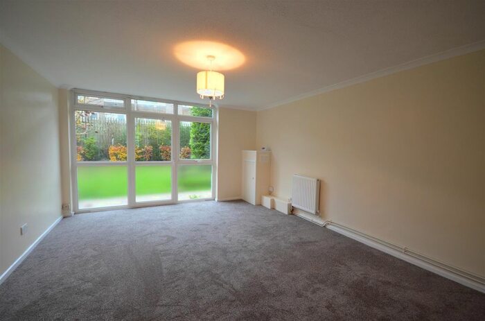 2 Bedroom Maisonette To Rent In Goral Mead, Rickmansworth, Hertfordshire, WD3