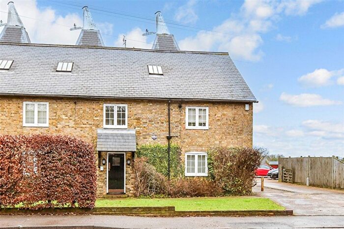 2 Bedroom Flat For Sale In London Road, Newington, Kent, ME9