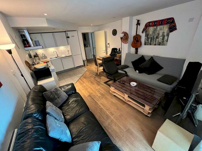 2 Bedroom Apartment To Rent In Castlegate, Chester Road, Castlefield, M15
