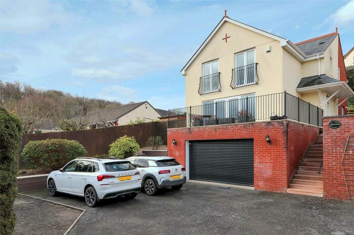 4 Bedroom Detached House For Sale In New Road, Bideford, Devon, EX39