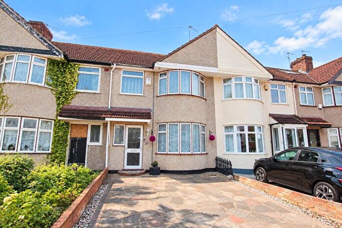 3 Bedroom Terraced House For Sale In Pinewood Avenue, Sidcup, DA15