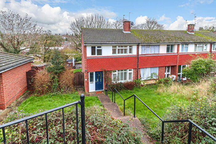 3 Bedroom End Of Terrace House For Sale In Fair Leas, Chesham, HP5