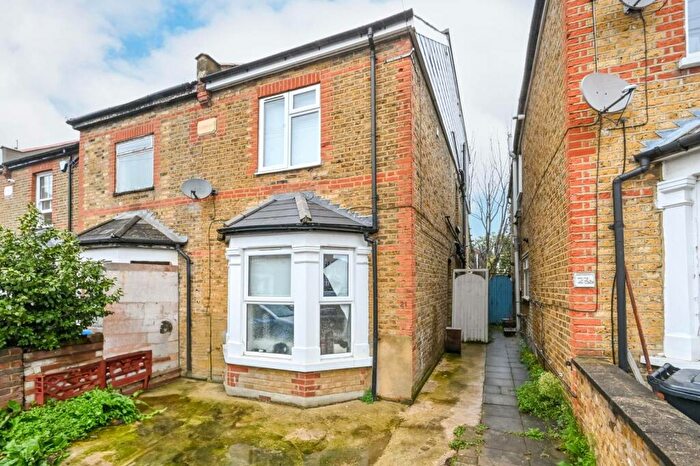 Studio To Rent In Hardman Road, Kingston, Kingston Upon Thames, KT2