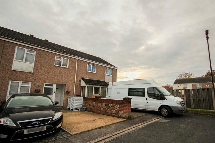 3 Bedroom End Of Terrace House To Rent In Fraser Close, Southampton SO16