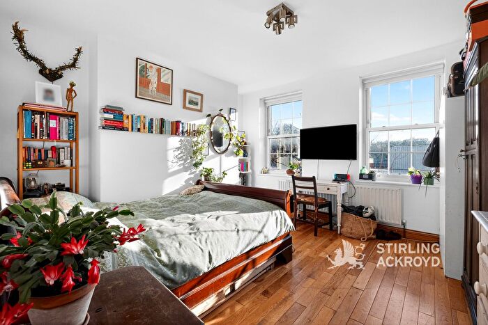 3 Bedroom Flat To Rent In Margery Street, London, WC1X