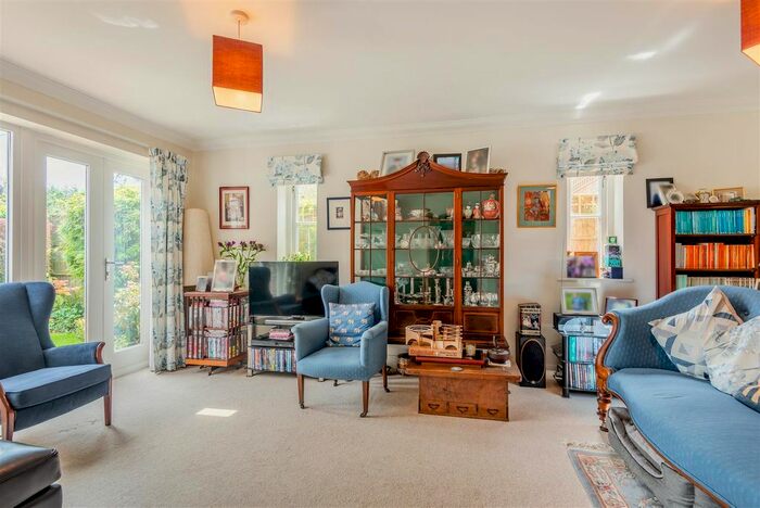 4 Bedroom Detached House For Sale In Pleasant Valley Lane, East Farleigh, Maidstone, ME15