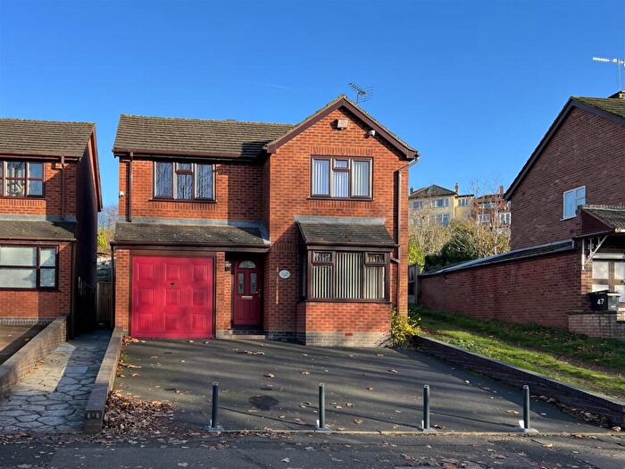 4 Bedroom Detached House For Sale In Springfield Avenue, Stourbridge, DY9