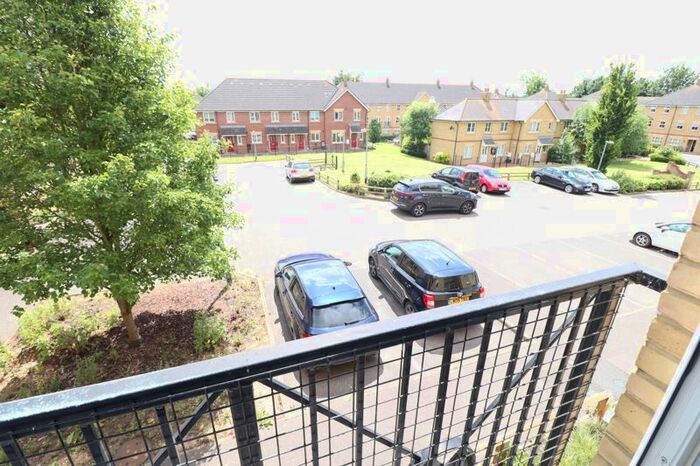 2 Bedroom Flat To Rent In Clarendon Way, Colchester, CO1