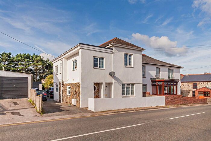4 Bedroom Semi-Detached House For Sale In Station Road, Pool, TR15