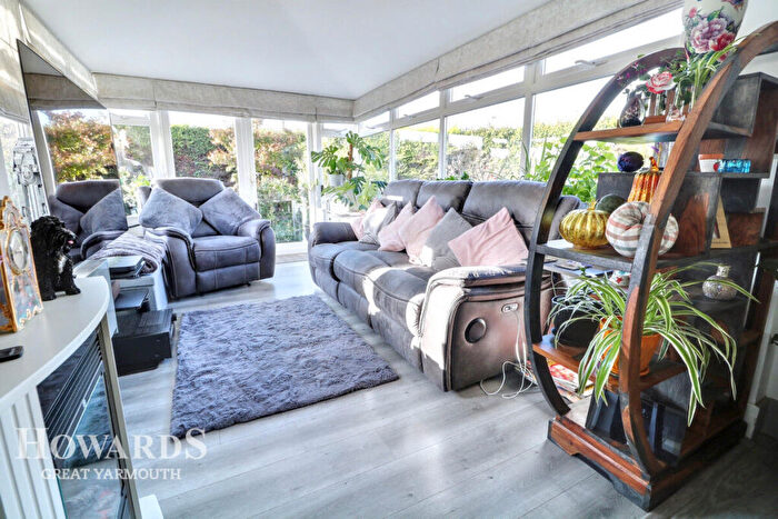 3 Bedroom Detached Bungalow For Sale In Meadow Rise, Hemsby, NR29