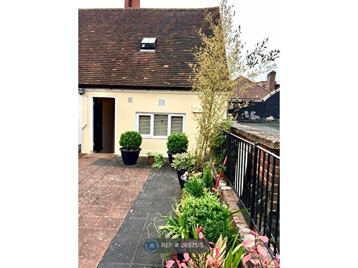 1 Bedroom Maisonette To Rent In High Street, Leatherhead, KT22