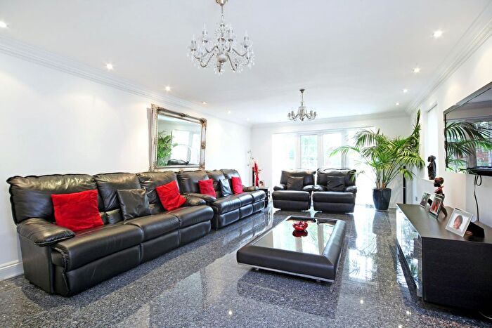6 Bedroom Detached House To Rent In Winkfield Road, Windsor, SL4