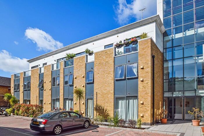 1 Bedroom Flat To Rent In Vista Building, A Bow Road, London, E3