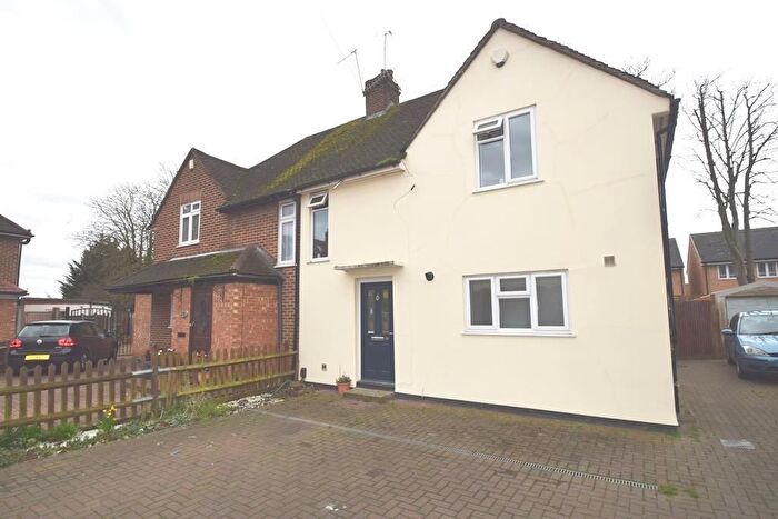 3 Bedroom Semi-Detached House To Rent In Birchway, Hayes, UB3