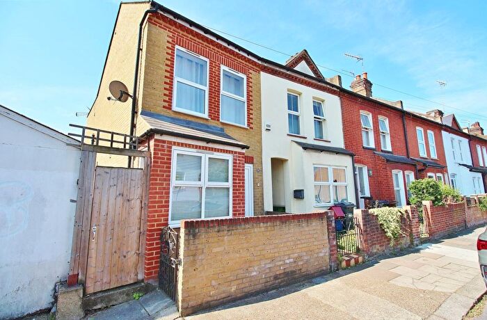 1 Bedroom Property To Rent In Linkfield Road, Isleworth, TW7