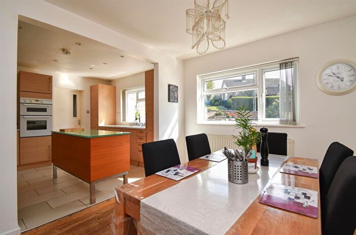 4 Bedroom Detached House For Sale In Ghyllside Avenue, Hastings, TN34