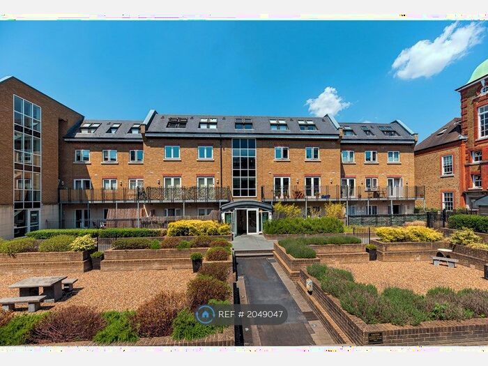 2 Bedroom Flat To Rent In Voltaire Buildings, London, SW18