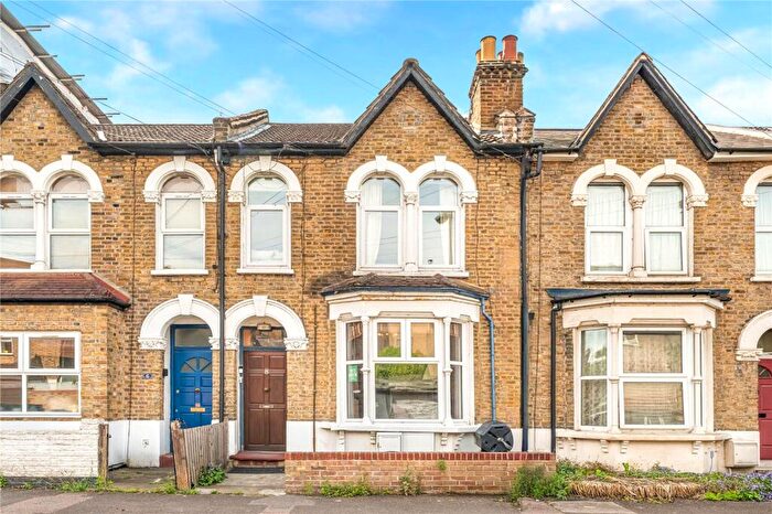 1 Bedroom Flat For Sale In Glenthorne Road, Walthamstow, London, E17
