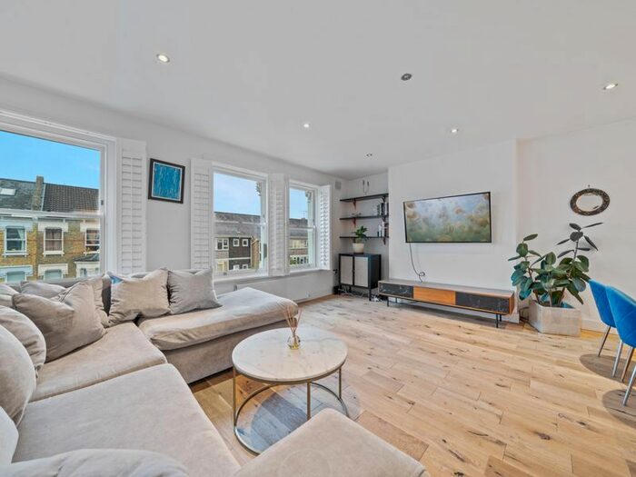 2 Bedroom Flat To Rent In Macroom Road, Queens Park, London, W9