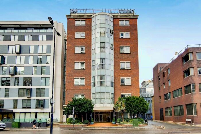 1 Bedroom Flat To Rent In Aldersgate Street, Clerkenwell, London, EC1A