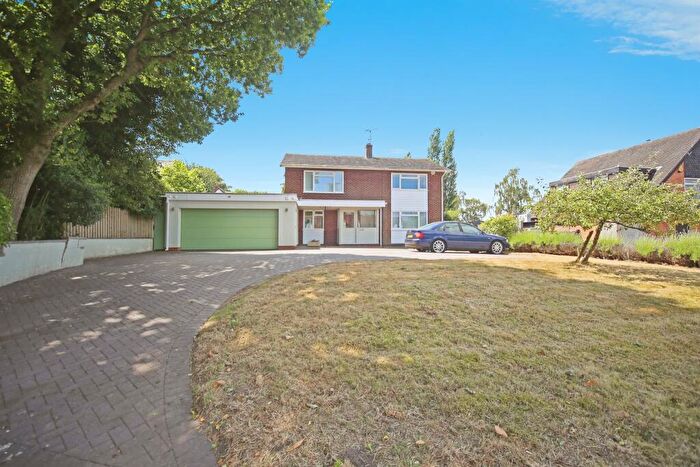 4 Bedroom Detached House For Sale In Station Road, Claverdon, Warwick, CV35