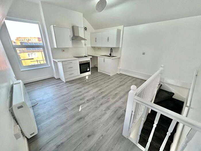 1 Bedroom Flat To Rent In Hartley Road, Nottingham, NG7