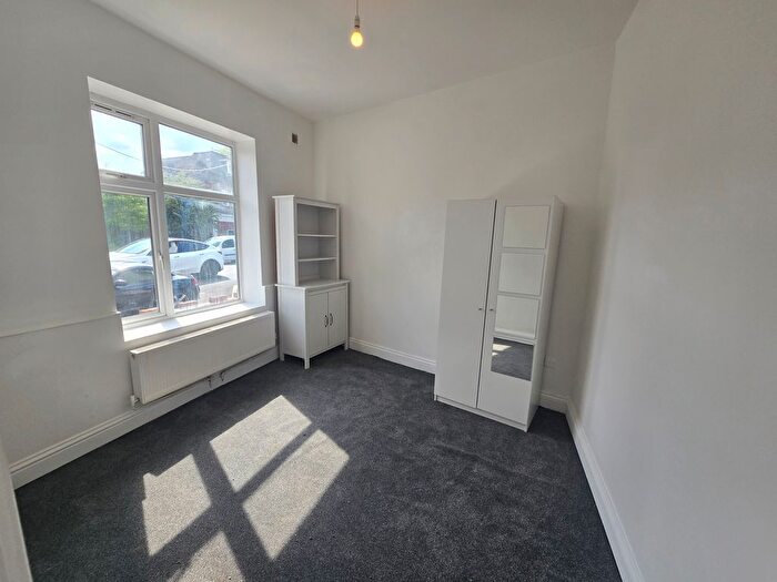2 Bedroom Flat To Rent In East End Road, London, N2