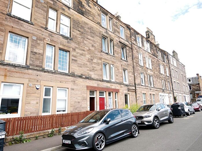 1 Bedroom Flat To Rent In Moat Terrace, Slateford, Edinburgh, EH14