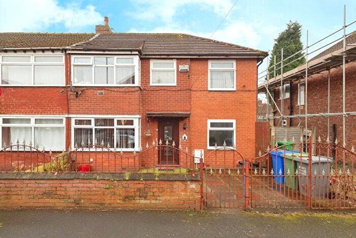 5 Bedroom End Of Terrace House For Sale In Long Street, Manchester, Greater Manchester, M18