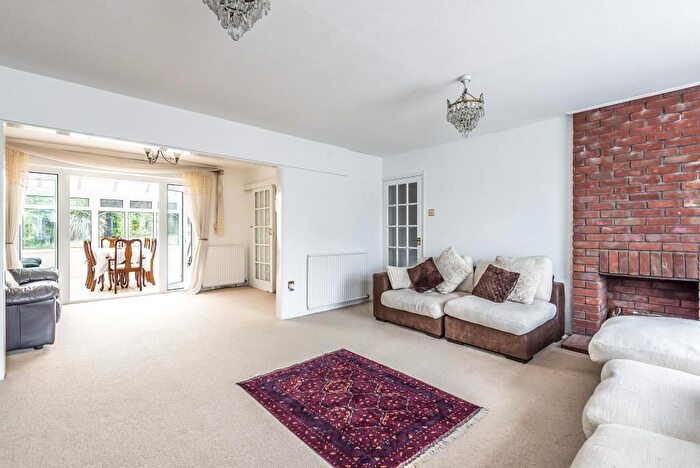 4 Bedroom Detached House To Rent In Northwood, Null, HA6