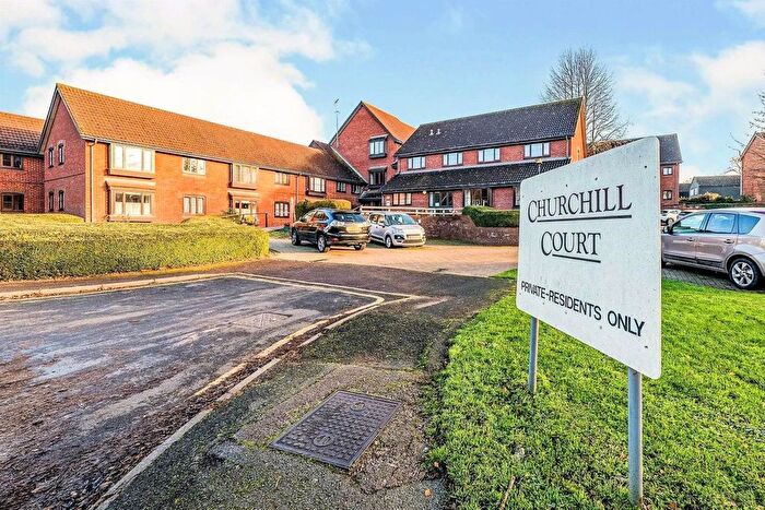 1 Bedroom Flat For Sale In Churchill Court, Aylesbury, HP21