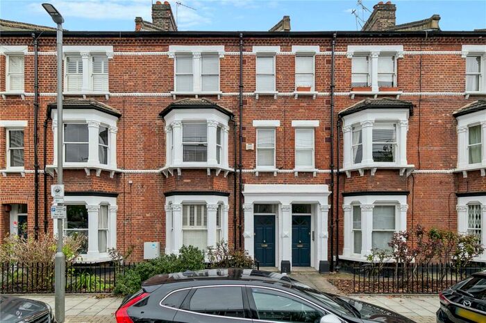 1 Bedroom Apartment To Rent In Rosenau Road, London, SW11