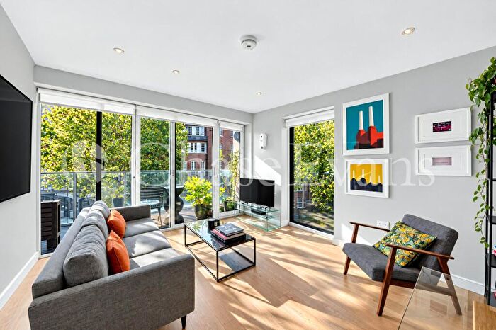 2 Bedroom Flat For Sale In Mansfield Point, Trafalgar Place, Rodney Road, Elephant & Castle, London, SE17