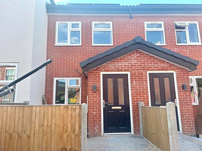 4 Bedroom Semi-Detached House To Rent In Fredrick Road, Stapleford, NG9