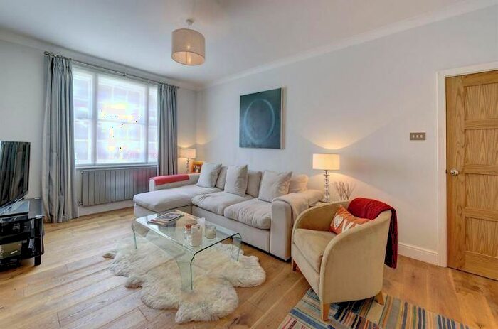 2 Bedroom Flat To Rent In York Street, Marylebone, London, W1U