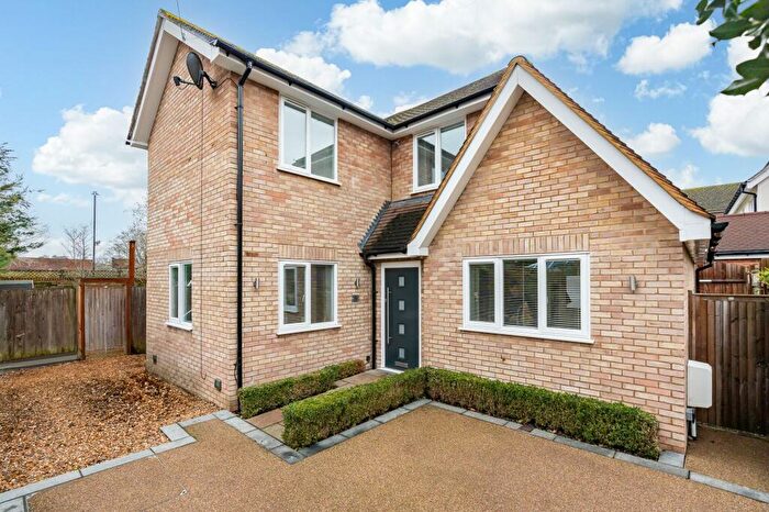 3 Bedroom Detached House For Sale In Deerfield Close, Ware, SG12