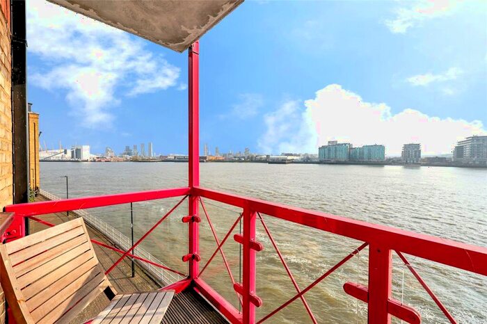 2 Bedroom Apartment To Rent In Caledonian Wharf, E14