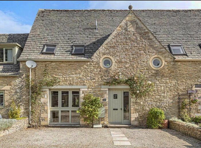 2 Bedroom Cottage To Rent In Claydon, Lechlade, GL7