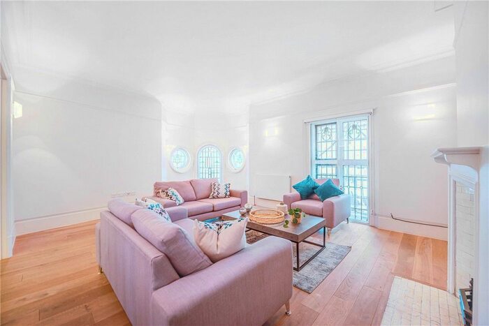 2 Bedroom Flat To Rent In New Cavendish Street, Marylebone, London, W1G