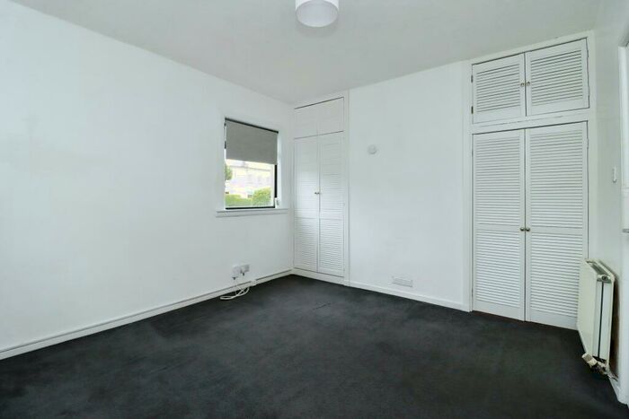 2 Bedroom Flat To Rent In Beveridge Street, Dunfermline, Fife, KY11