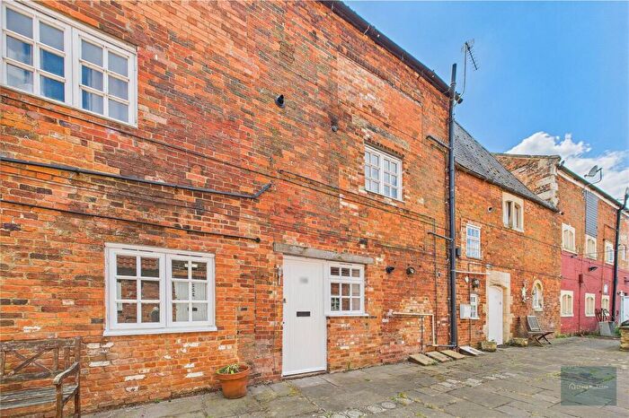 2 Bedroom Apartment To Rent In Hill Street Court, Trowbridge, BA14