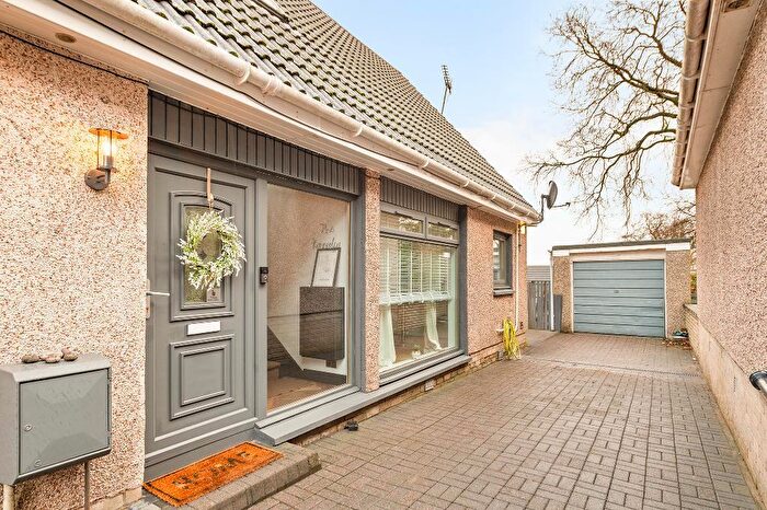 4 Bedroom Detached House For Sale In Glenview Drive, Falkirk, FK1