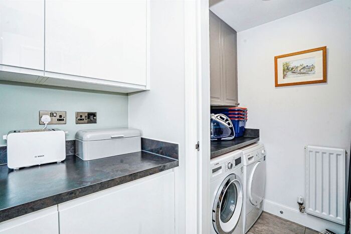 4 Bedroom Detached House For Sale In Tippler Drive, Stanley, Wakefield, WF3