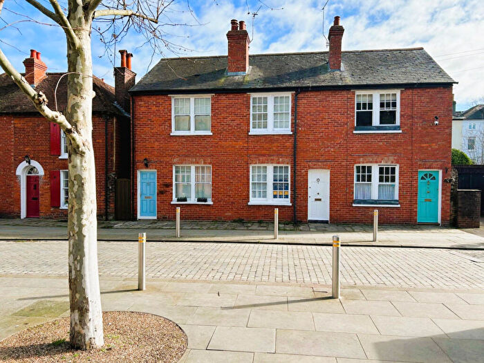 2 Bedroom Terraced House For Sale In Friary Lane, Chichester, PO19