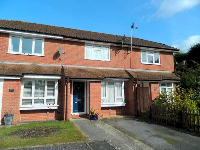 2 Bedroom House To Rent In Gorringes Brook, Horsham, RH12