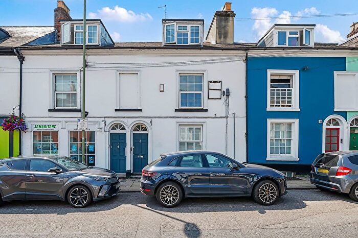 2 Bedroom Flat For Sale In Upper High Street, Winchester, SO23