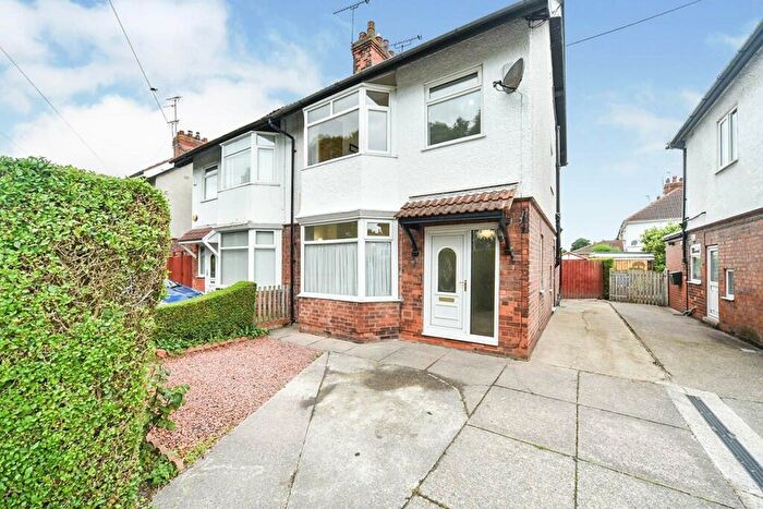 3 Bedroom Semi-Detached House To Rent In Anlaby Park Road North, Hull, HU4