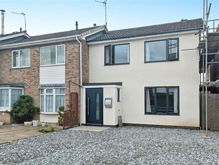 3 Bedroom Town House For Sale In Uppingham Drive, Broughton Astley, Leicester, LE9