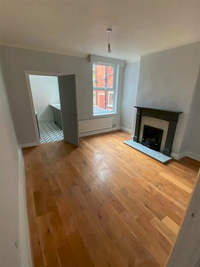 3 Bedroom Property To Rent In Duke Street, Hucknall, Nottingham, NG15