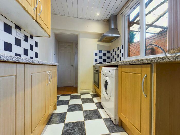 4 Bedroom End Of Terrace House To Rent In Batten Street, Leicester, LE2
